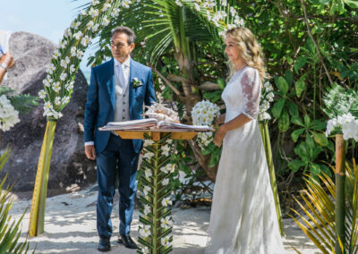 abito da sposa semplice ed elegante